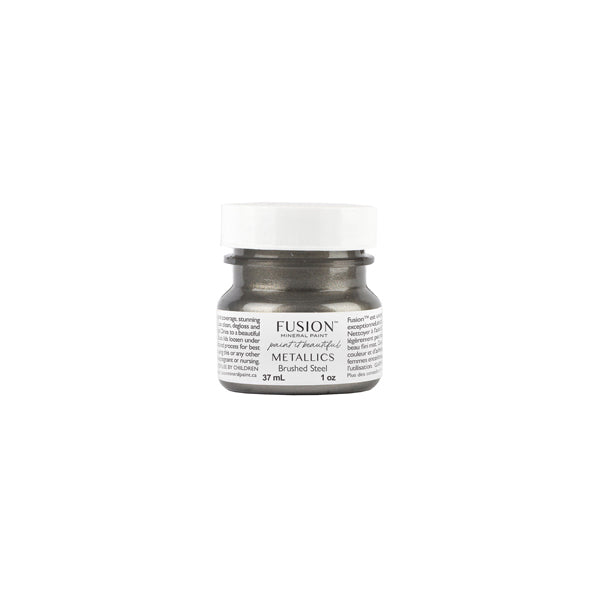 Metallic-Lackierung aus gebürstetem Stahl